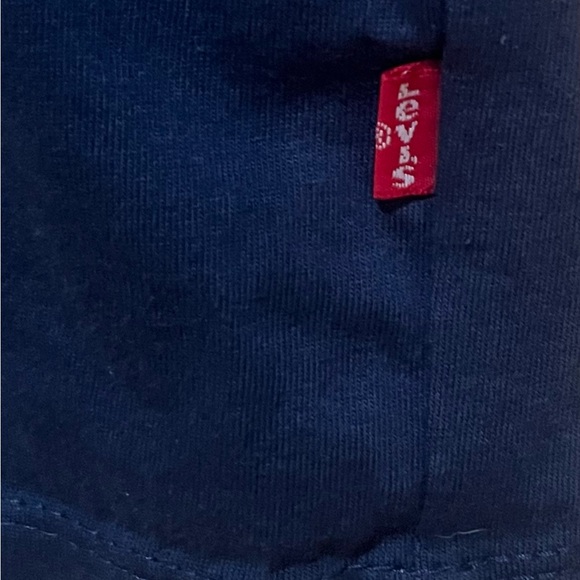 Levi's Men's Dark Blue Tee with Red Logo, Size M / L - Picture 4 of 4
